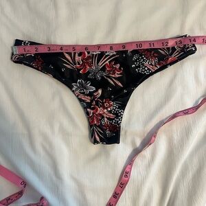 Kulani Kinis - Cheeky Bikini Bottoms - Leilani - Medium